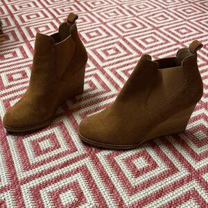 Size 4 Caslon Tan Suede Wedge Booties